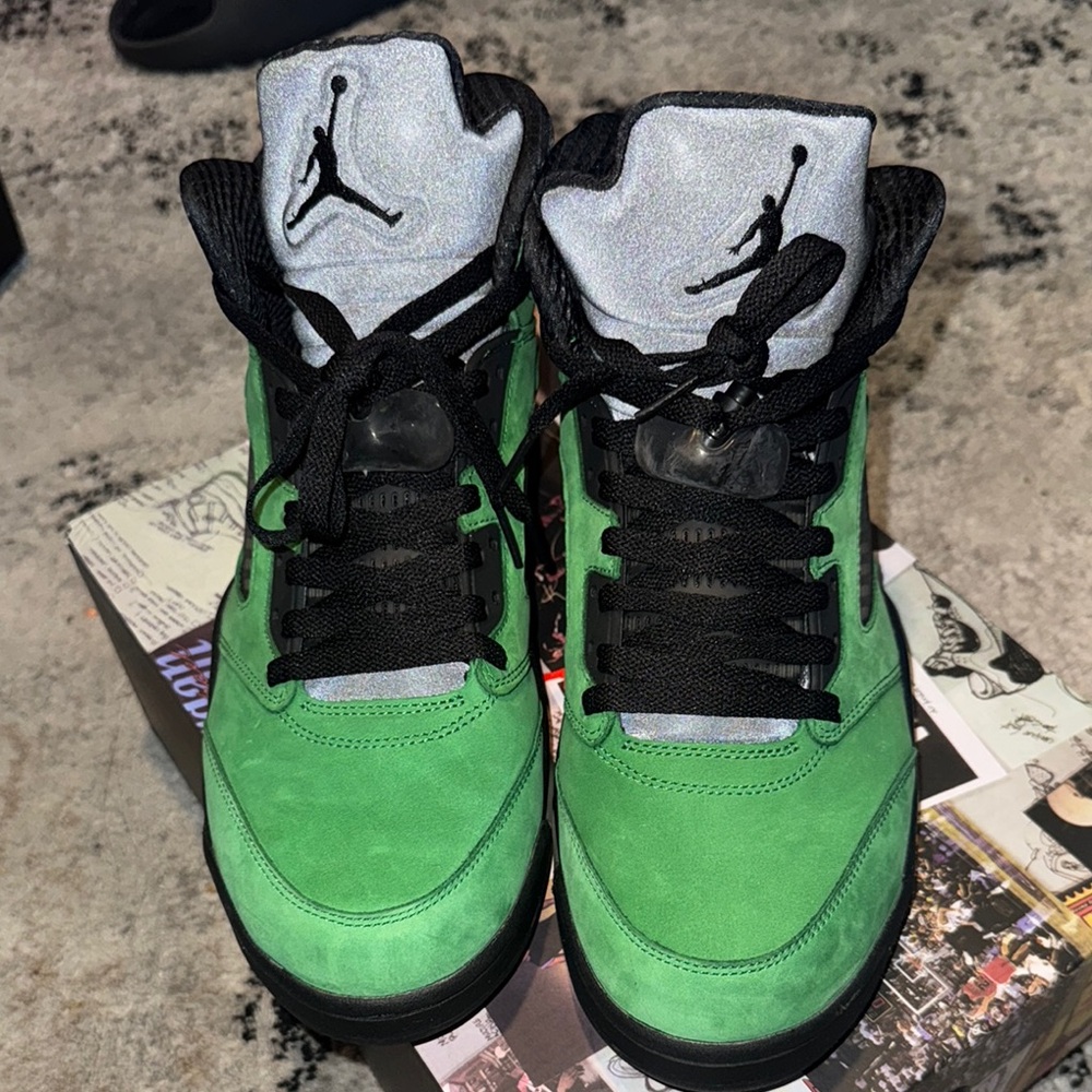 Air Jordan 5 Retro - Picture 2 of 6